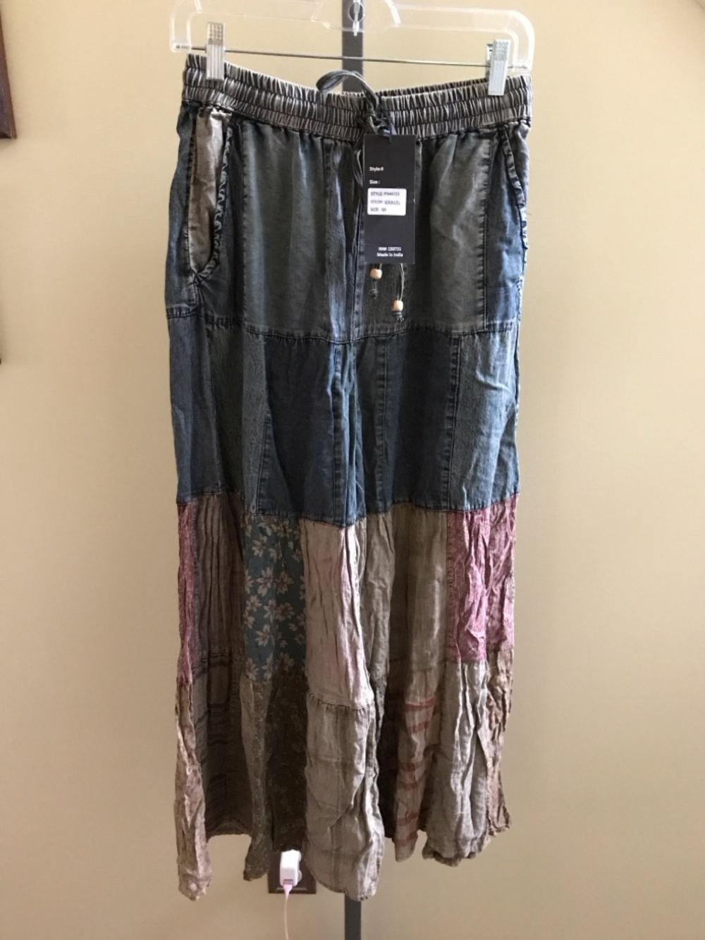 YOUNG THREADS NWT Pants Denim Plaid Neutral Colors Size Medium